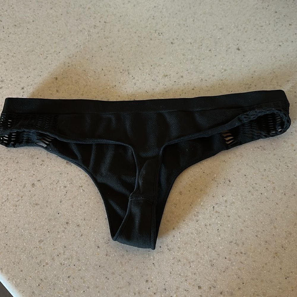 PINK Victoria's Secret thong - Picture 2 of 2